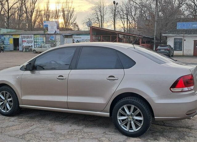 Бежевий Фольксваген Поло, об'ємом двигуна 1.6 л та пробігом 63 тис. км за 10800 $, фото 6 на Automoto.ua