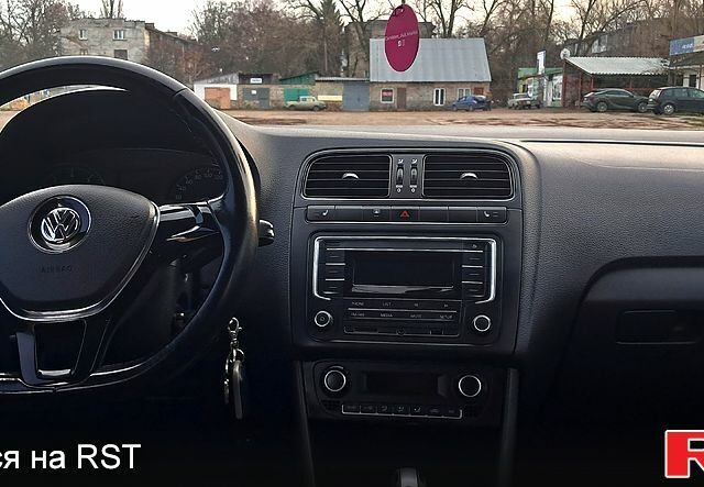 Бежевый Фольксваген Поло, объемом двигателя 1.6 л и пробегом 63 тыс. км за 10800 $, фото 8 на Automoto.ua