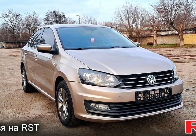 Бежевый Фольксваген Поло, объемом двигателя 1.6 л и пробегом 63 тыс. км за 10800 $, фото 1 на Automoto.ua