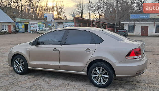 Бежевый Фольксваген Поло, объемом двигателя 1.6 л и пробегом 63 тыс. км за 10800 $, фото 4 на Automoto.ua