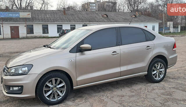 Бежевый Фольксваген Поло, объемом двигателя 1.6 л и пробегом 63 тыс. км за 10800 $, фото 3 на Automoto.ua