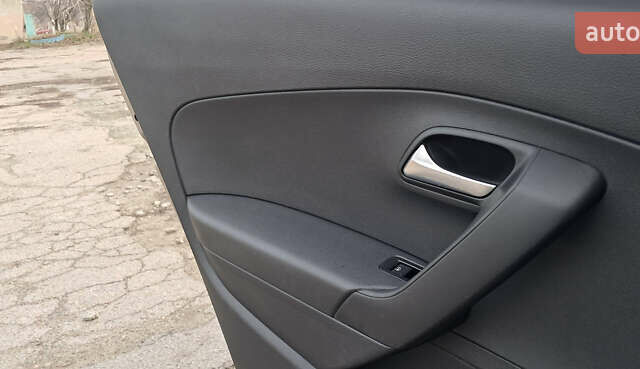 Бежевый Фольксваген Поло, объемом двигателя 1.6 л и пробегом 63 тыс. км за 10800 $, фото 19 на Automoto.ua