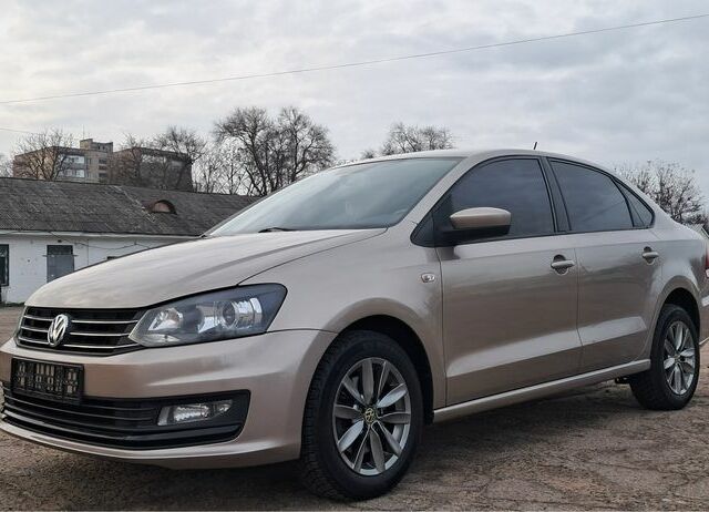 Бежевий Фольксваген Поло, об'ємом двигуна 1.6 л та пробігом 63 тис. км за 10800 $, фото 1 на Automoto.ua