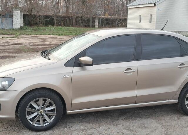 Бежевий Фольксваген Поло, об'ємом двигуна 1.6 л та пробігом 63 тис. км за 10800 $, фото 5 на Automoto.ua