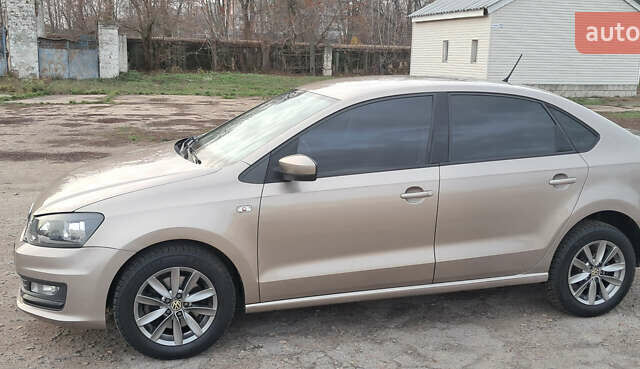 Бежевый Фольксваген Поло, объемом двигателя 1.6 л и пробегом 63 тыс. км за 10800 $, фото 6 на Automoto.ua