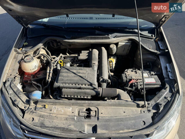 Бежевый Фольксваген Поло, объемом двигателя 1.4 л и пробегом 111 тыс. км за 9200 $, фото 2 на Automoto.ua