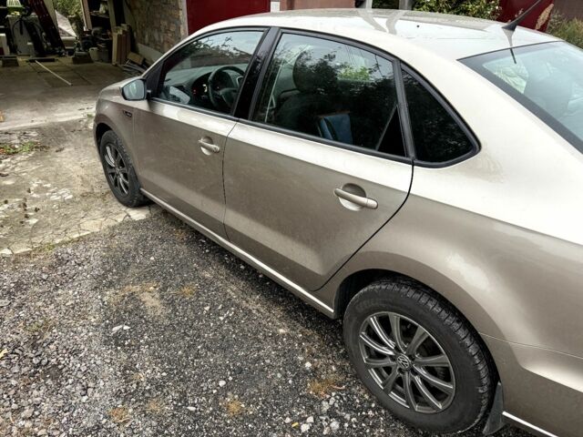 Бежевый Фольксваген Поло, объемом двигателя 1.4 л и пробегом 111 тыс. км за 9000 $, фото 4 на Automoto.ua