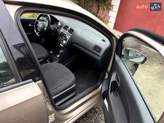 Бежевый Фольксваген Поло, объемом двигателя 1.4 л и пробегом 111 тыс. км за 9200 $, фото 13 на Automoto.ua