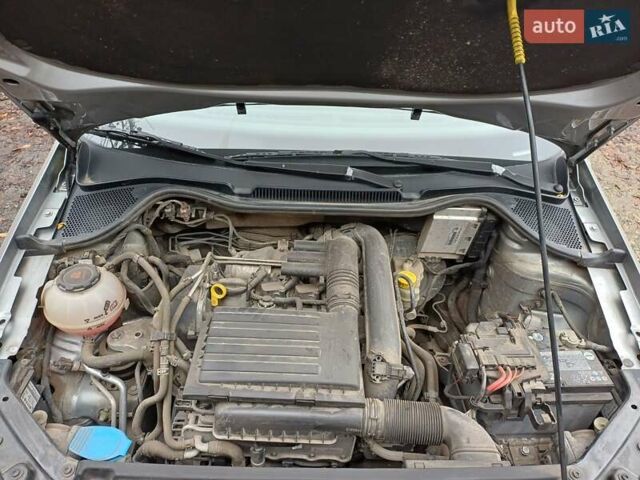 Бежевый Фольксваген Поло, объемом двигателя 1.39 л и пробегом 68 тыс. км за 12000 $, фото 14 на Automoto.ua