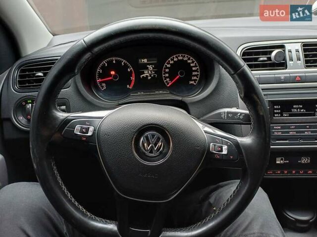 Бежевый Фольксваген Поло, объемом двигателя 1.39 л и пробегом 68 тыс. км за 12000 $, фото 2 на Automoto.ua