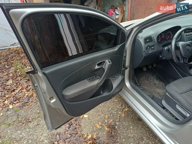 Бежевый Фольксваген Поло, объемом двигателя 1.39 л и пробегом 68 тыс. км за 12000 $, фото 6 на Automoto.ua