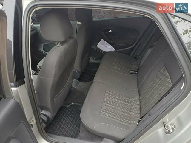 Бежевый Фольксваген Поло, объемом двигателя 1.39 л и пробегом 68 тыс. км за 12000 $, фото 8 на Automoto.ua