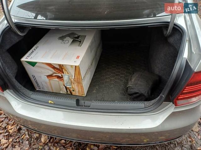 Бежевый Фольксваген Поло, объемом двигателя 1.39 л и пробегом 68 тыс. км за 12000 $, фото 12 на Automoto.ua