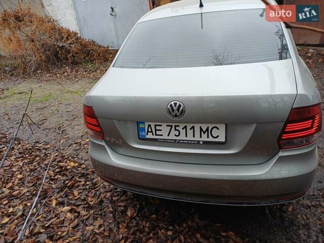 Бежевый Фольксваген Поло, объемом двигателя 1.39 л и пробегом 68 тыс. км за 12000 $, фото 11 на Automoto.ua