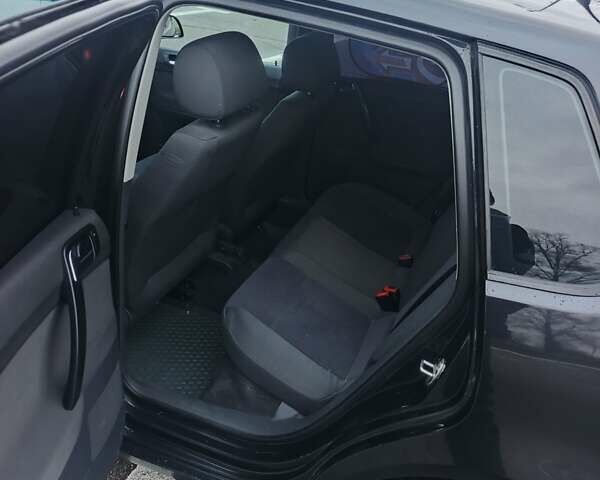 Черный Фольксваген Поло, объемом двигателя 1.42 л и пробегом 395 тыс. км за 3600 $, фото 7 на Automoto.ua