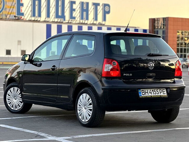 Черный Фольксваген Поло, объемом двигателя 1.2 л и пробегом 192 тыс. км за 3300 $, фото 3 на Automoto.ua