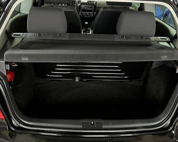 Черный Фольксваген Поло, объемом двигателя 1.2 л и пробегом 259 тыс. км за 2500 $, фото 8 на Automoto.ua