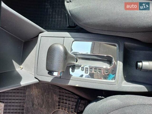 Черный Фольксваген Поло, объемом двигателя 1.4 л и пробегом 125 тыс. км за 5650 $, фото 6 на Automoto.ua