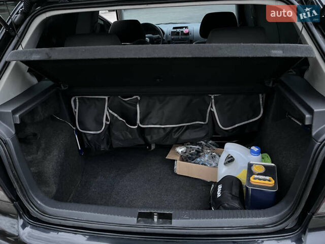 Черный Фольксваген Поло, объемом двигателя 1.2 л и пробегом 217 тыс. км за 3500 $, фото 6 на Automoto.ua