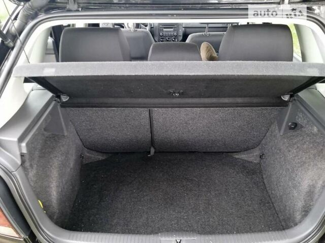 Чорний Фольксваген Поло, об'ємом двигуна 1.2 л та пробігом 205 тис. км за 4800 $, фото 18 на Automoto.ua