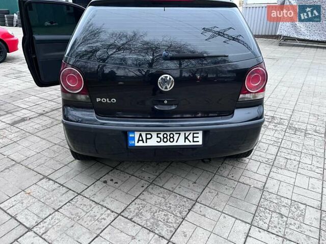 Черный Фольксваген Поло, объемом двигателя 1.2 л и пробегом 217 тыс. км за 3500 $, фото 5 на Automoto.ua
