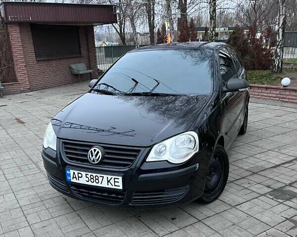 Черный Фольксваген Поло, объемом двигателя 1.2 л и пробегом 217 тыс. км за 3500 $, фото 1 на Automoto.ua