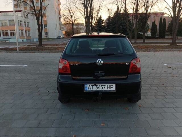 Черный Фольксваген Поло, объемом двигателя 1.4 л и пробегом 183 тыс. км за 4200 $, фото 5 на Automoto.ua