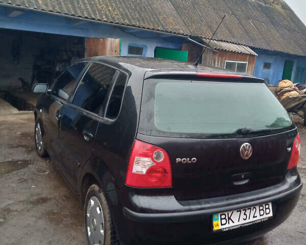 Чорний Фольксваген Поло, об'ємом двигуна 1.4 л та пробігом 138 тис. км за 3500 $, фото 2 на Automoto.ua