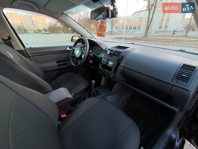 Чорний Фольксваген Поло, об'ємом двигуна 1.39 л та пробігом 178 тис. км за 4200 $, фото 23 на Automoto.ua