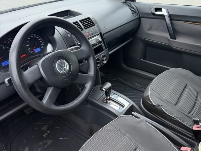 Чорний Фольксваген Поло, об'ємом двигуна 1.4 л та пробігом 221 тис. км за 3650 $, фото 8 на Automoto.ua