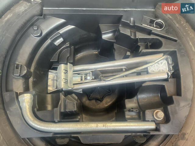 Черный Фольксваген Поло, объемом двигателя 1.39 л и пробегом 240 тыс. км за 4400 $, фото 21 на Automoto.ua