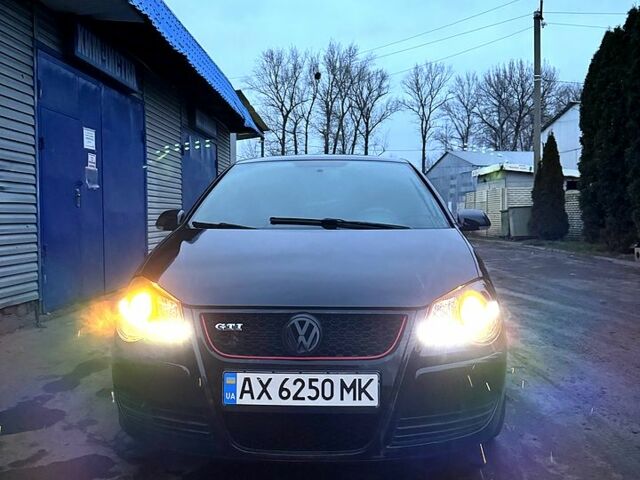 Черный Фольксваген Поло, объемом двигателя 1.4 л и пробегом 225 тыс. км за 4650 $, фото 1 на Automoto.ua