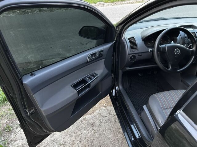 Чорний Фольксваген Поло, об'ємом двигуна 1.4 л та пробігом 113 тис. км за 4500 $, фото 7 на Automoto.ua