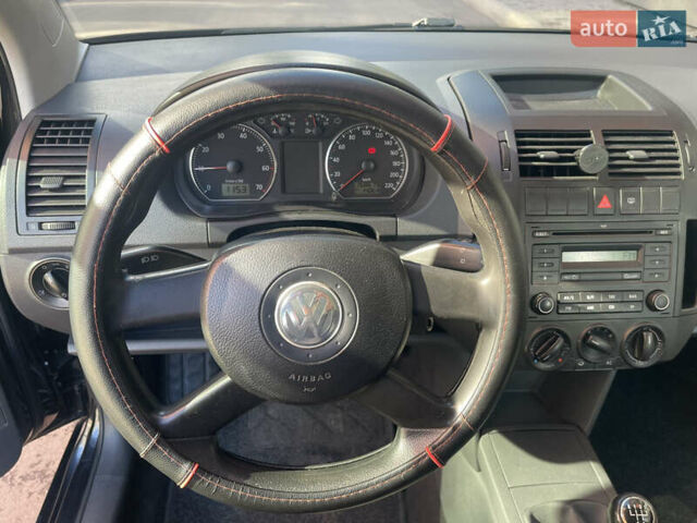 Черный Фольксваген Поло, объемом двигателя 1.4 л и пробегом 158 тыс. км за 4999 $, фото 20 на Automoto.ua