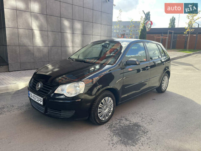Черный Фольксваген Поло, объемом двигателя 1.4 л и пробегом 158 тыс. км за 4999 $, фото 4 на Automoto.ua