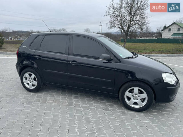 Черный Фольксваген Поло, объемом двигателя 1.39 л и пробегом 232 тыс. км за 5250 $, фото 7 на Automoto.ua