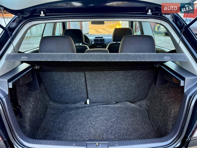 Черный Фольксваген Поло, объемом двигателя 1.2 л и пробегом 220 тыс. км за 3699 $, фото 19 на Automoto.ua