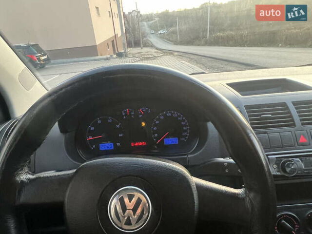 Черный Фольксваген Поло, объемом двигателя 1.4 л и пробегом 159 тыс. км за 4599 $, фото 40 на Automoto.ua