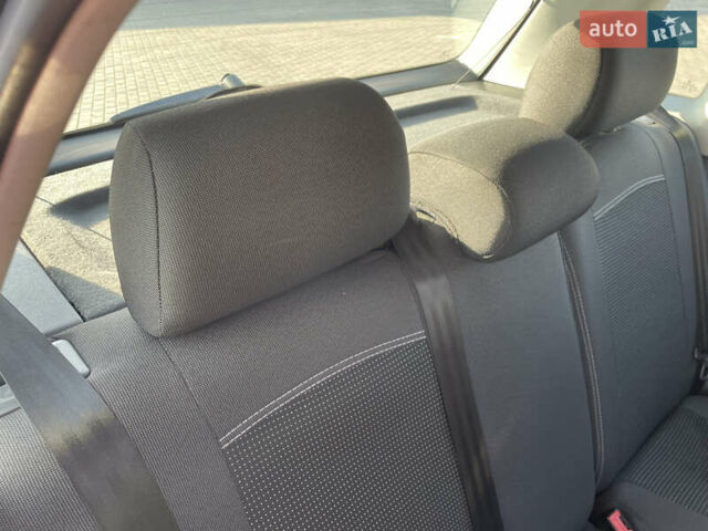 Черный Фольксваген Поло, объемом двигателя 1.39 л и пробегом 240 тыс. км за 4400 $, фото 17 на Automoto.ua