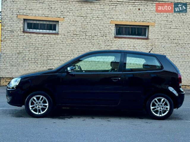 Черный Фольксваген Поло, объемом двигателя 1.2 л и пробегом 220 тыс. км за 3699 $, фото 10 на Automoto.ua