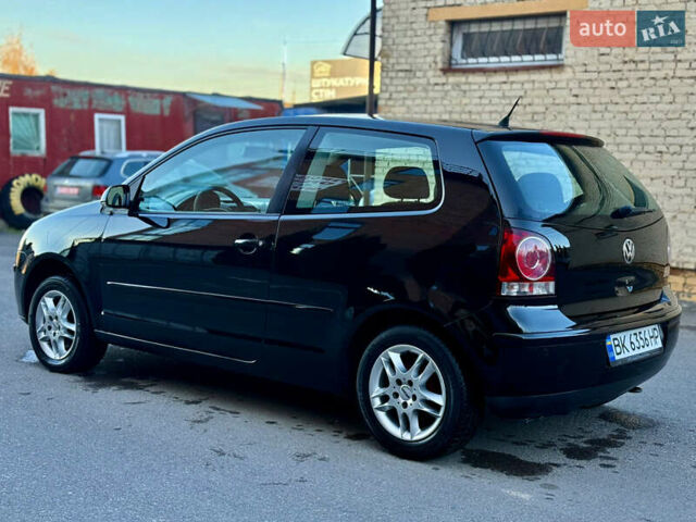 Черный Фольксваген Поло, объемом двигателя 1.2 л и пробегом 220 тыс. км за 3699 $, фото 9 на Automoto.ua