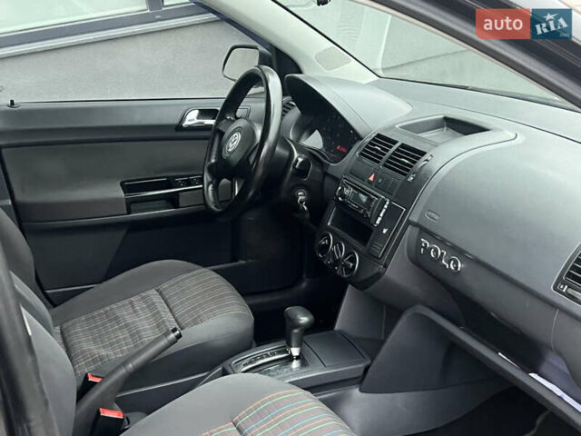 Чорний Фольксваген Поло, об'ємом двигуна 1.4 л та пробігом 159 тис. км за 4599 $, фото 23 на Automoto.ua