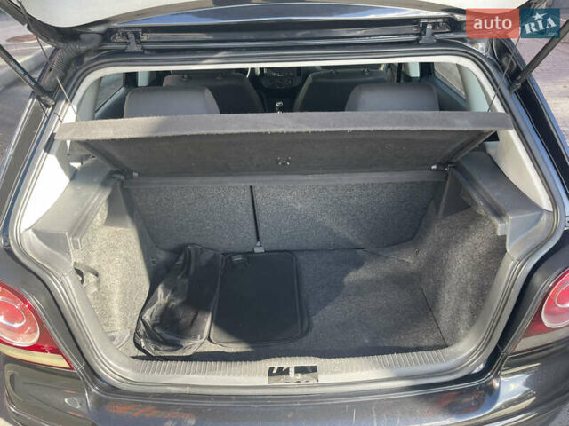 Черный Фольксваген Поло, объемом двигателя 1.4 л и пробегом 158 тыс. км за 4999 $, фото 18 на Automoto.ua