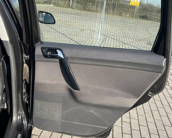 Черный Фольксваген Поло, объемом двигателя 1.39 л и пробегом 240 тыс. км за 4400 $, фото 18 на Automoto.ua