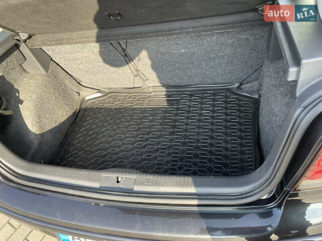 Черный Фольксваген Поло, объемом двигателя 1.39 л и пробегом 240 тыс. км за 4400 $, фото 20 на Automoto.ua