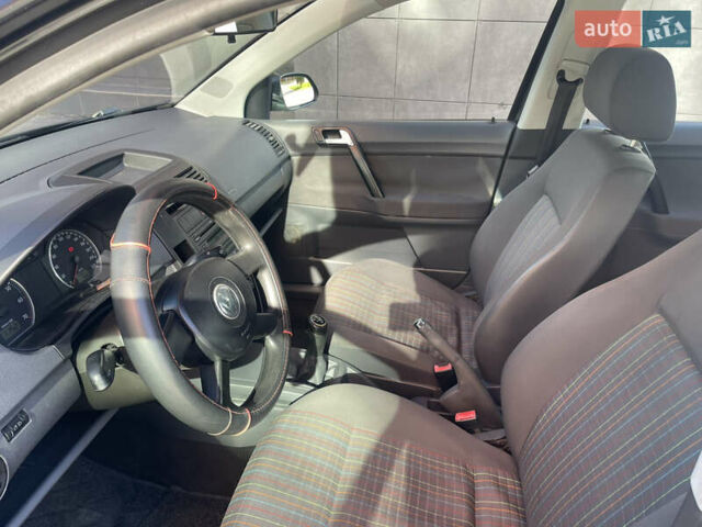 Черный Фольксваген Поло, объемом двигателя 1.4 л и пробегом 158 тыс. км за 4999 $, фото 11 на Automoto.ua