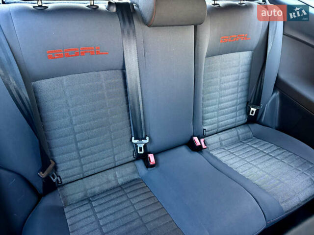 Черный Фольксваген Поло, объемом двигателя 1.2 л и пробегом 220 тыс. км за 3699 $, фото 18 на Automoto.ua