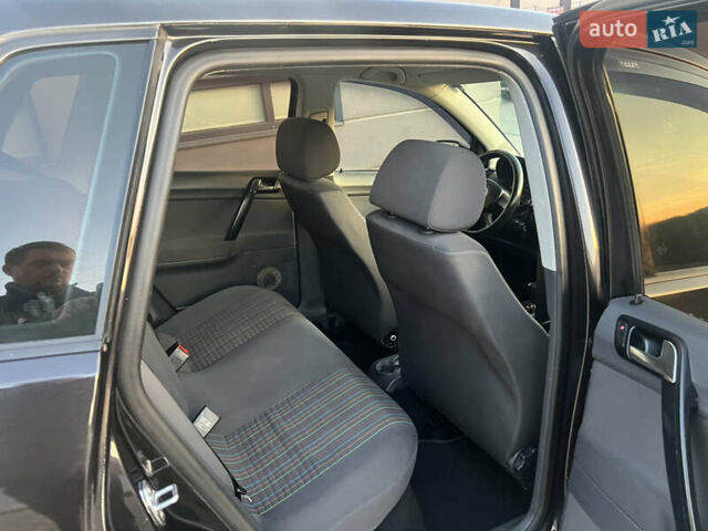 Черный Фольксваген Поло, объемом двигателя 1.4 л и пробегом 159 тыс. км за 4599 $, фото 31 на Automoto.ua