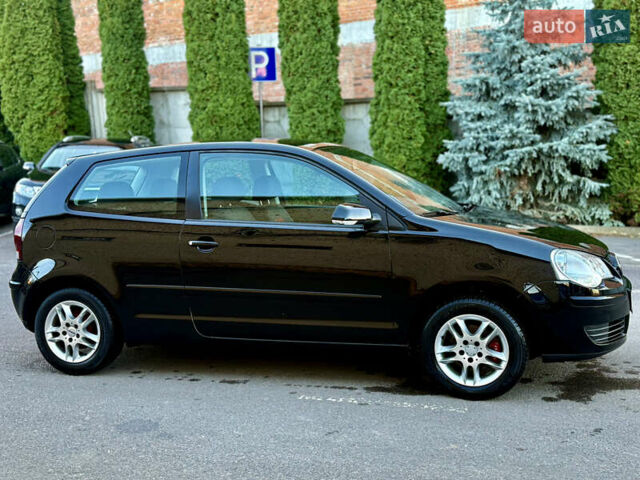 Черный Фольксваген Поло, объемом двигателя 1.2 л и пробегом 220 тыс. км за 3699 $, фото 4 на Automoto.ua
