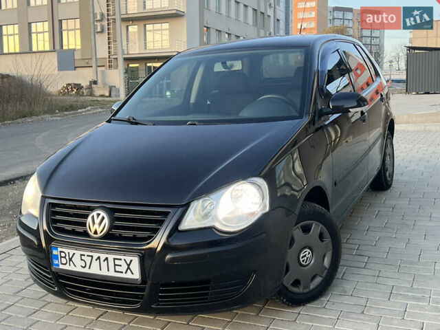 Черный Фольксваген Поло, объемом двигателя 1.4 л и пробегом 159 тыс. км за 4599 $, фото 2 на Automoto.ua